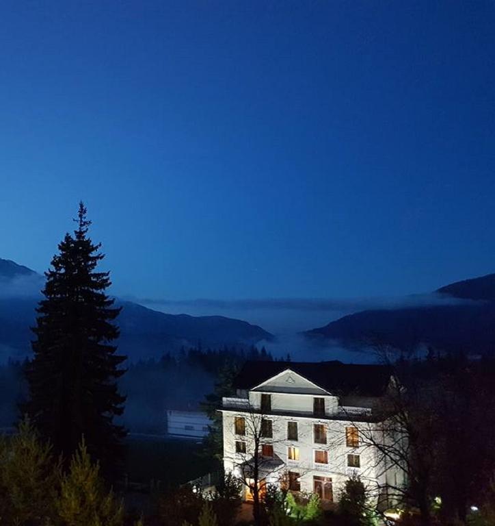 Hotel Art Montana Предял Экстерьер фото
